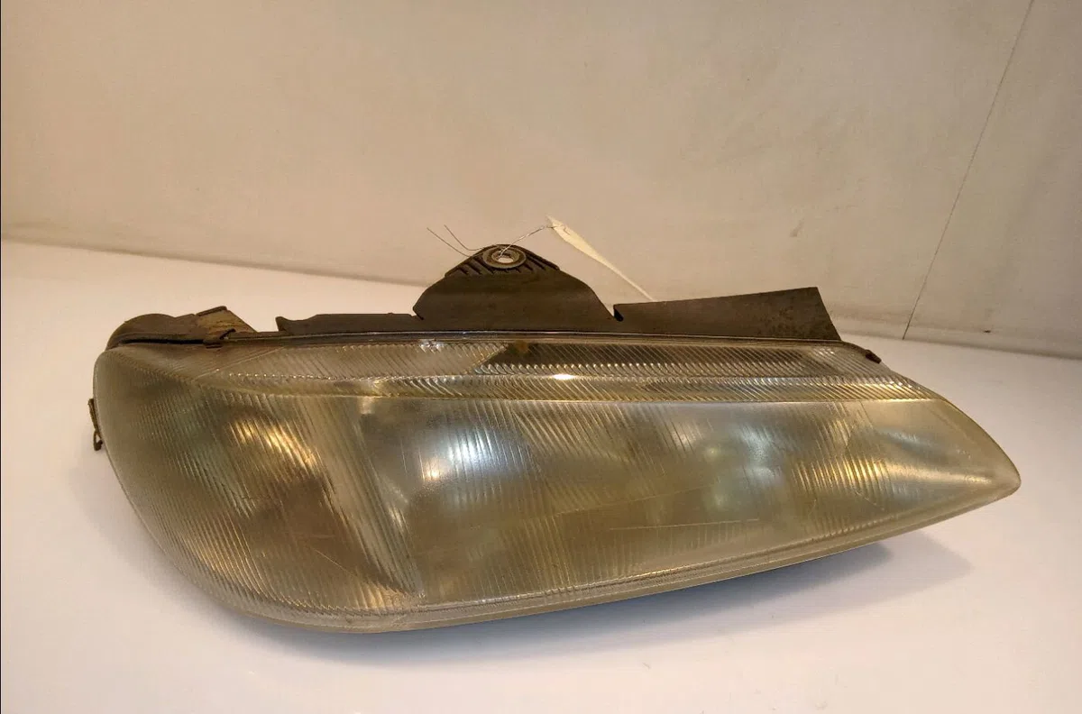 Phare droit Peugeot 406 (8B) 2.0 hdi 110 (1998-2001) 4 portes occasion
