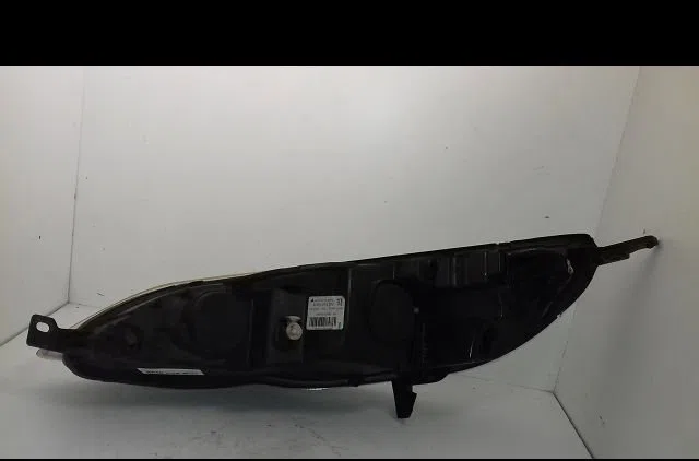 Phare droit Peugeot 407 (6D_) 2.0 hdi (6drhlg, 6drhle) (2004-2007) occasion