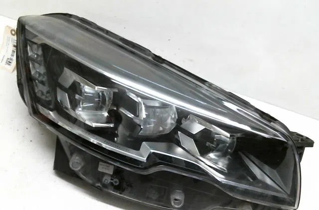 Phare droit Peugeot 508 I (8D_) 2.0 bluehdi 180 (2014-2018) occasion