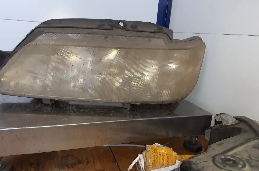 Phare droit Peugeot 605 (6B) 2.1 turbo diesel (1989-1999) occasion