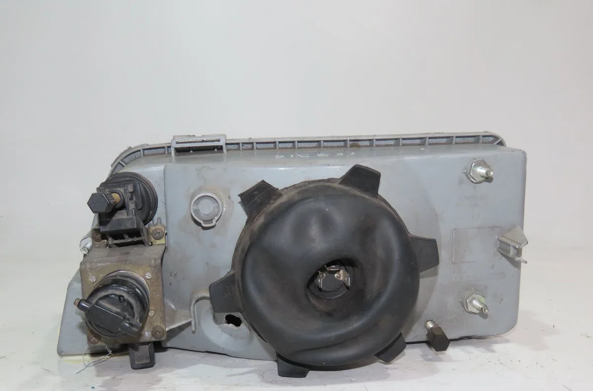 Phare droit Peugeot BOXER Camionnette (230L) 1.9 d (1994-2002) occasion
