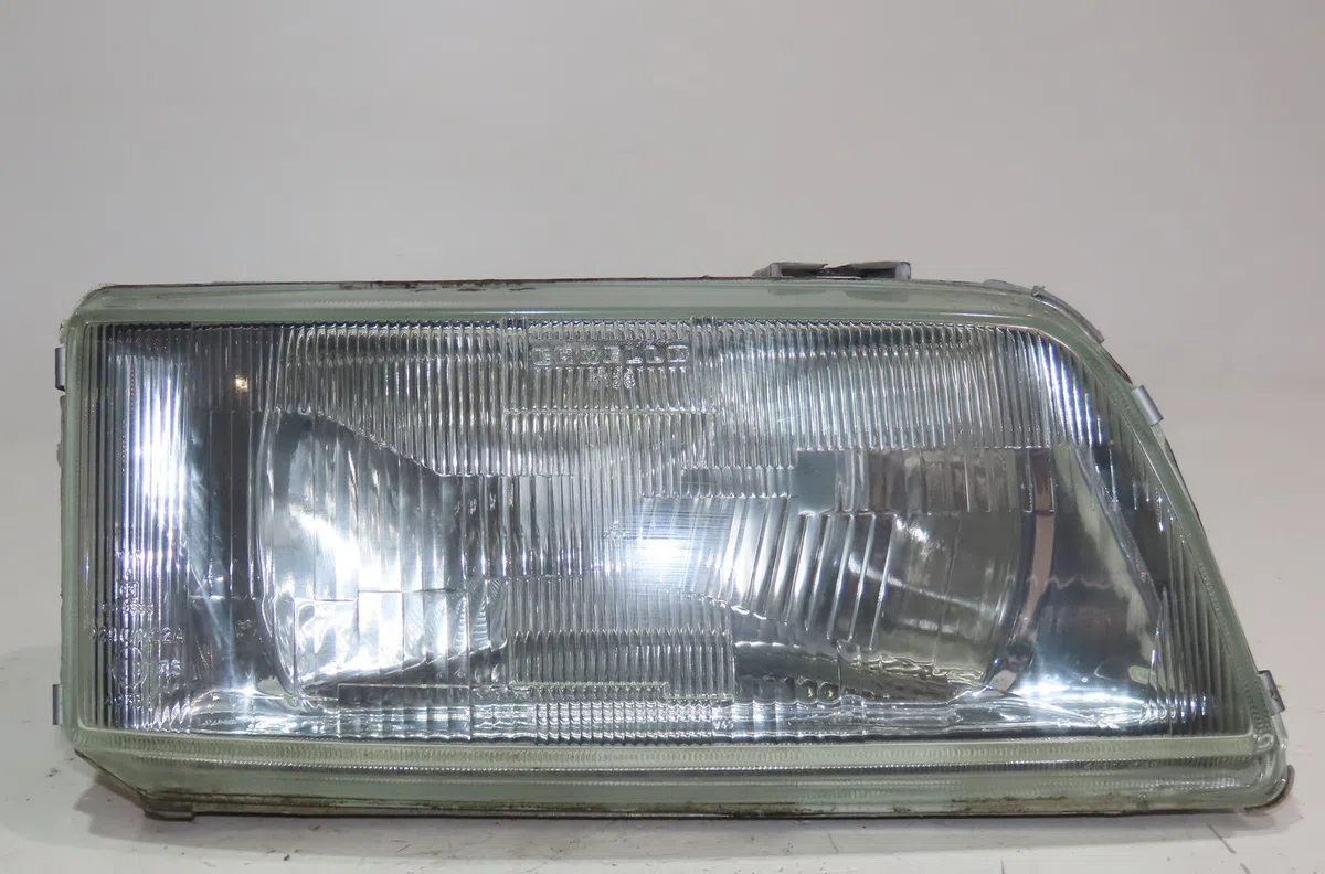 Phare droit Peugeot BOXER Camionnette (230L) 1.9 d (1994-2002) occasion