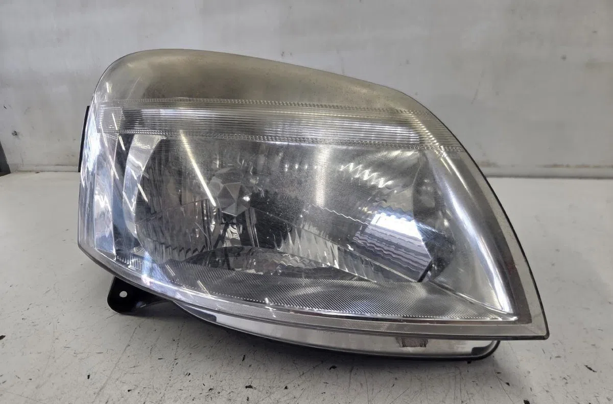 Phare droit PEUGEOT PARTNER 1 PHASE 2 occasion