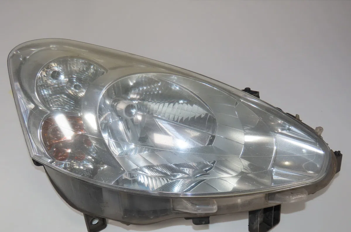 Phare droit Peugeot PARTNER Camionnette-Monospace 1.6 hdi (2008) 4 portes occasion