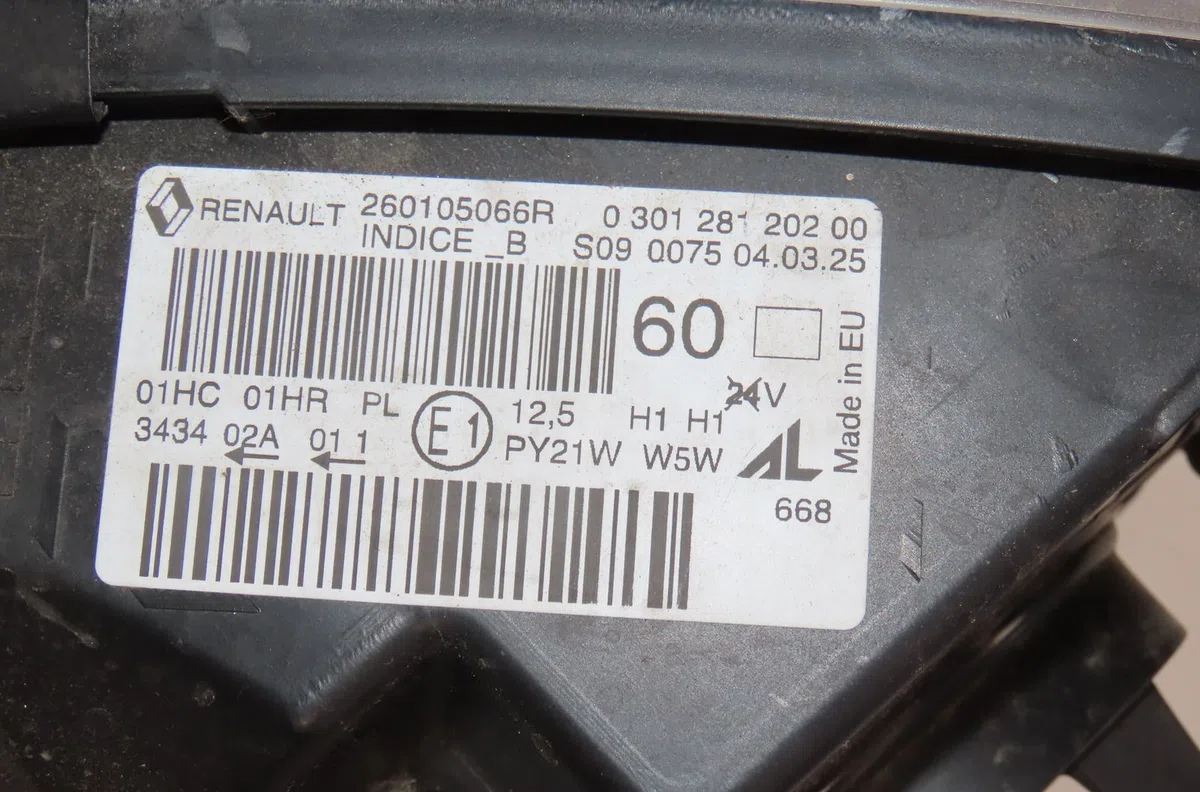 Phare droit Renault CAPTUR I (J5_, H5_) 1.5 dci 90 (2013) 5 portes occasion