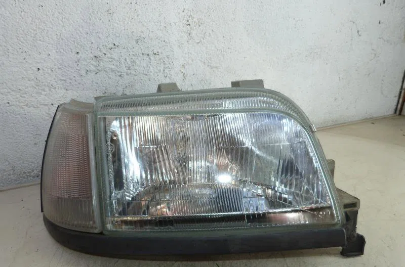 Phare droit RENAULT CLIO 1 PHASE 2 occasion