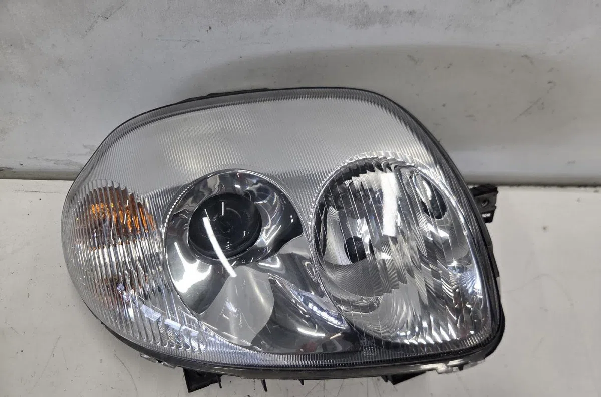 Phare droit RENAULT CLIO 2 PHASE 1 occasion