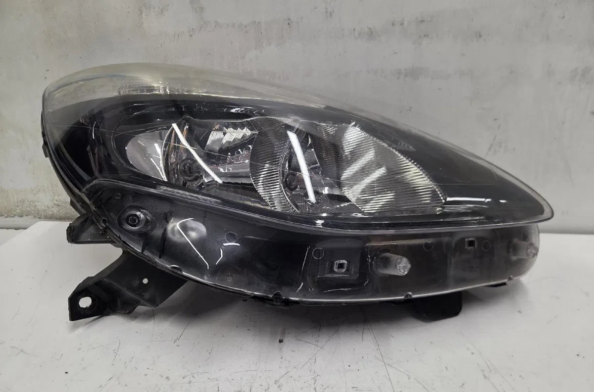 Phare droit RENAULT CLIO 3 PHASE 1 occasion