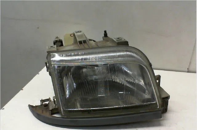Phare droit RENAULT CLIO I  1.9 D 65ch occasion