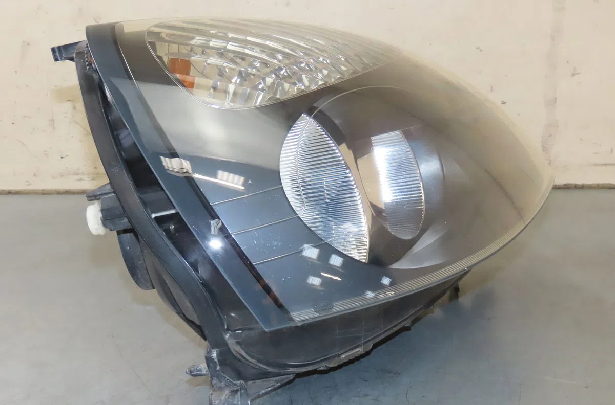 Phare droit Renault CLIO II (BB_, CB_) 1.4 16v (b-cb0p, bb13) (2000-2008) 5 portes occasion
