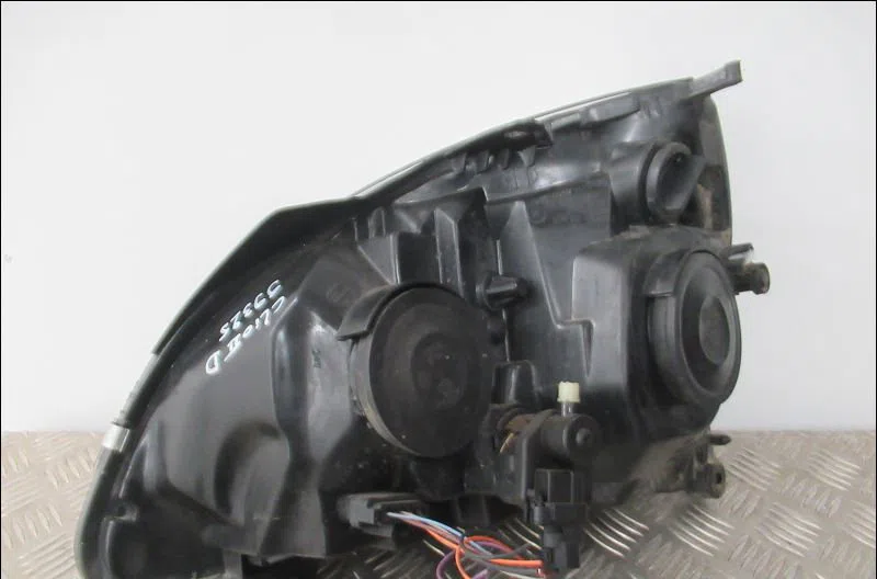 Phare droit Renault CLIO II (BB_, CB_) 1.5 dci (b-cb07) (2001-2009) 3 portes occasion