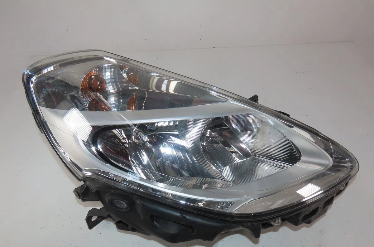 Phare droit RENAULT CLIO III 2013 occasion