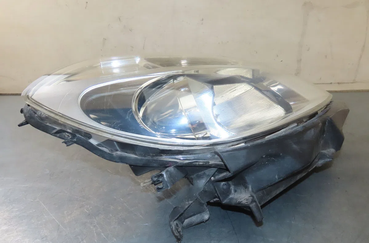 Phare droit Renault CLIO III (BR0-1, CR0-1) 1.5 dci (br17, cr17) (2005-2012) 5 portes occasion