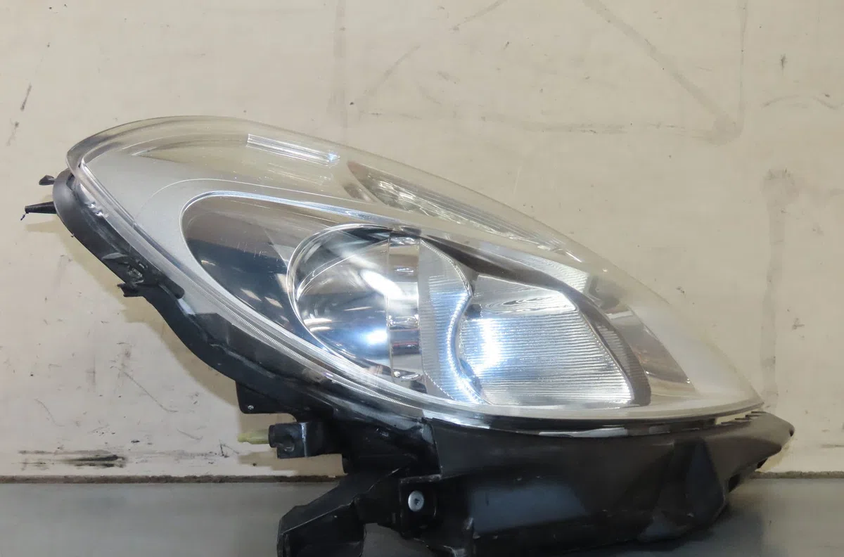 Phare droit Renault CLIO III (BR0-1, CR0-1) 1.5 dci (br17, cr17) (2005-2012) 5 portes occasion