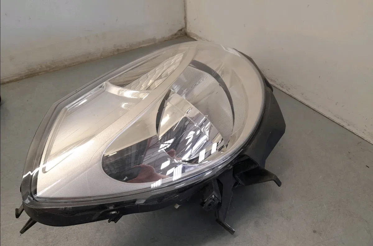 Phare droit Renault CLIO III (BR0-1, CR0-1) 1.6 16v (br05, br0b, br0y, br15, br1j, br1m, br1y, cr0b,... (2005-2014) 5 po
