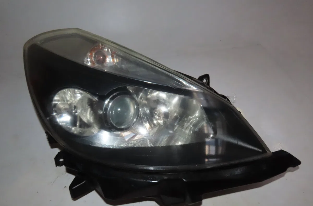 Phare droit Renault CLIO III (BR0-1, CR0-1) 1.6 16v (br05, br0b, br0y, br15, br1j, br1m, br1y, cr0b,... (2005-2014) 5 po