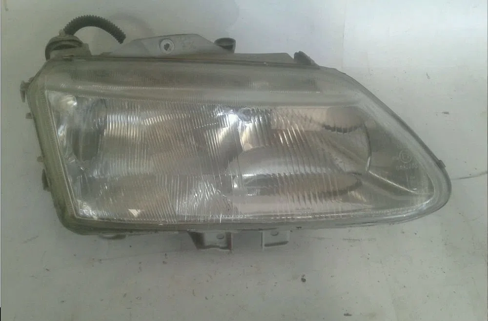 Phare droit RENAULT ESPACE III 2000 occasion