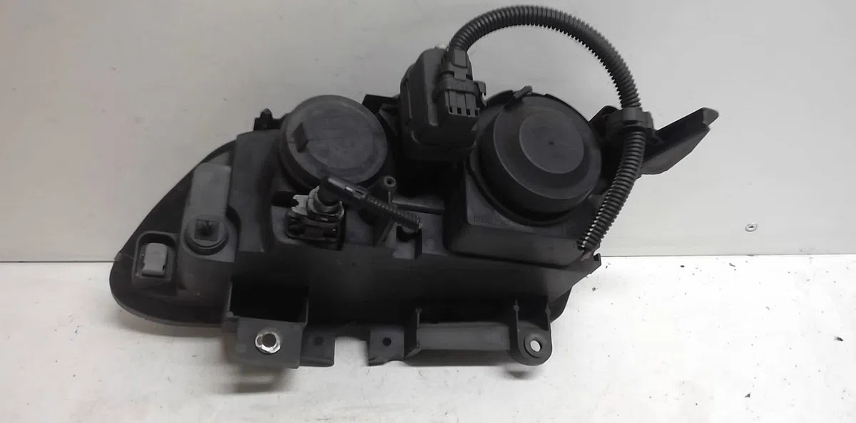 Phare droit Renault ESPACE III (JE0_) 2.2 dci (je0k) (2000-2002) 5 portes occasion