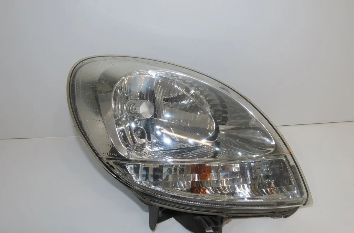 Phare droit Renault KANGOO Express (FC0-1_) 1.2 16v (fc05, fc0w, fc1d, fc1p, fc1k, fc0t) (2001) occasion
