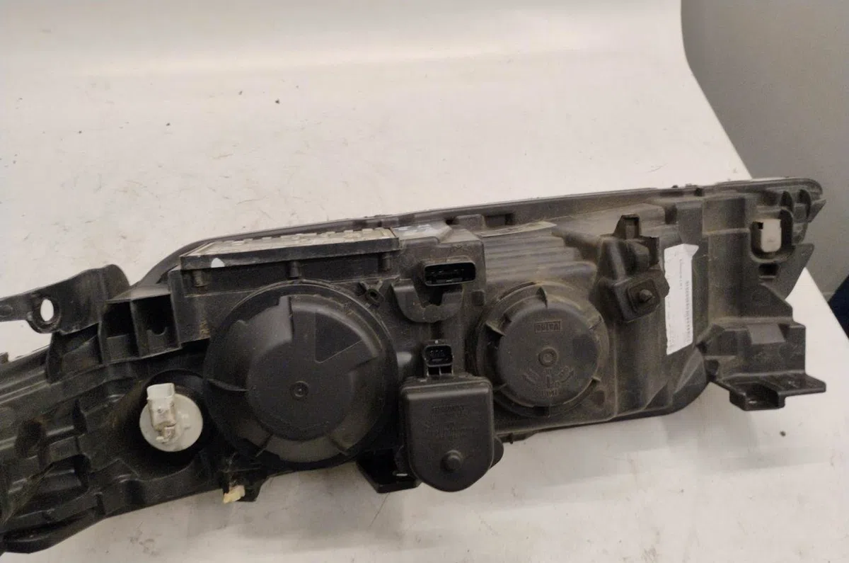 Phare droit Renault LAGUNA II (BG0-1_) 1.8 16v (bg04, bg0b, bg0c, bg0v) (2001-2005) occasion