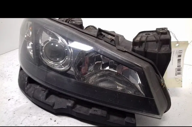 Phare droit Renault LAGUNA II (BG0-1_) 2.0 dci (bg1t) (2005-2006) occasion