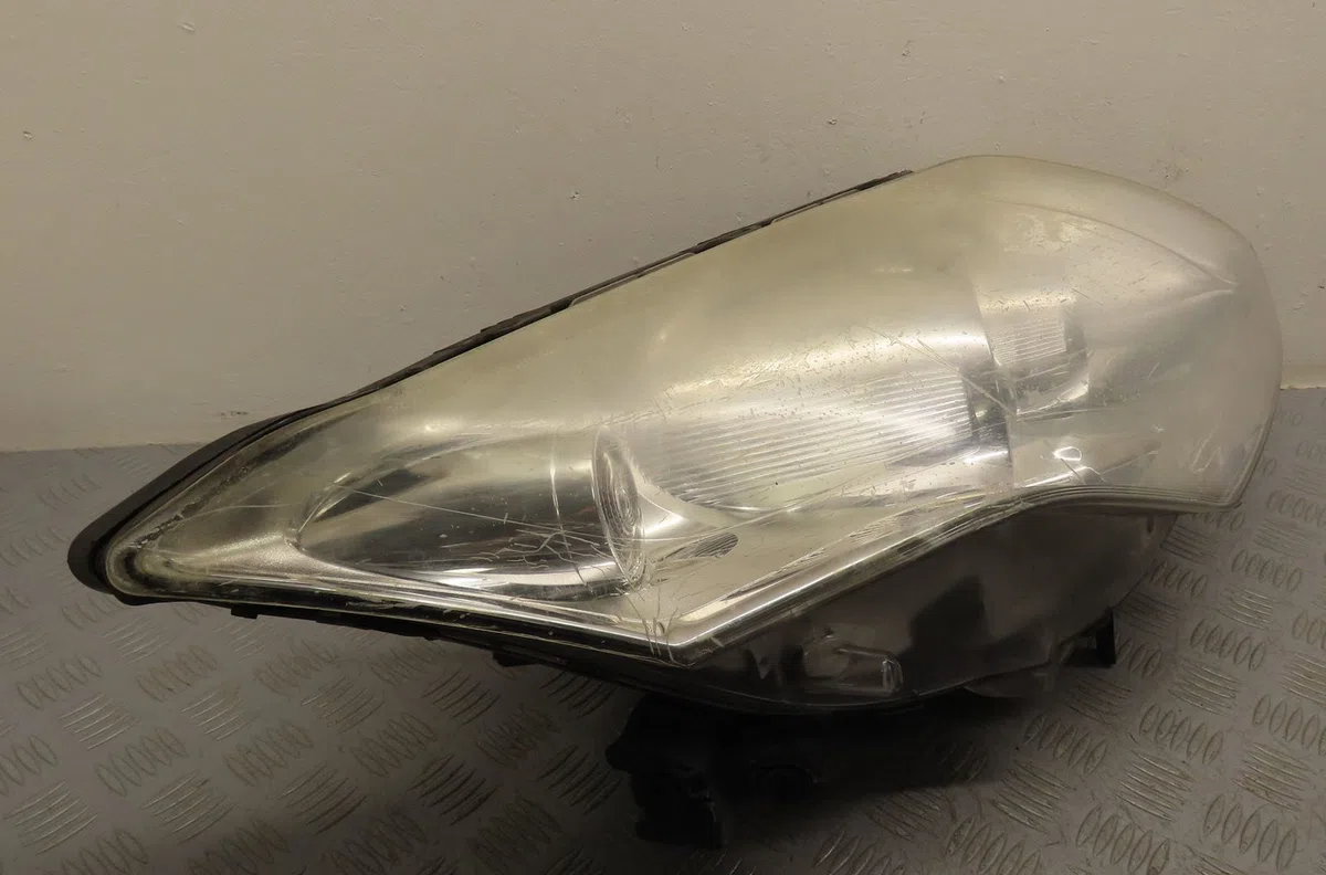 Phare droit Renault LAGUNA III (BT0-1) 2.0 16v (bt05, bt0f, bt0w) (2007-2012) occasion