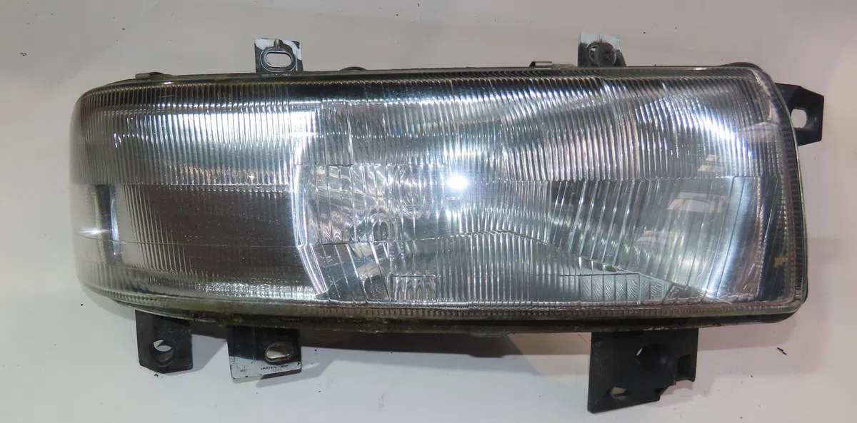 Phare droit Renault MASTER II Camionnette (FD) 2.5 d (1998-2001) occasion