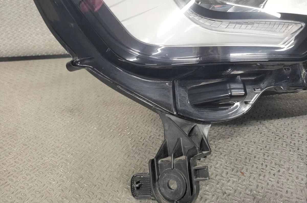 Phare droit Renault MASTER III Camion plate-forme-Châssis (EV, HV, UV) 2.3 dci 145 fwd (ev0e, ev0f, hv0e, hv0f, uv0e, uv