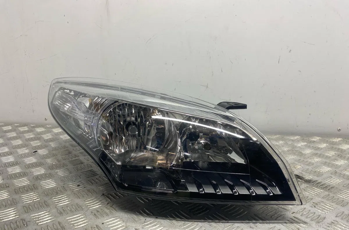 Phare droit RENAULT MEGANE 3 PHASE 1 occasion