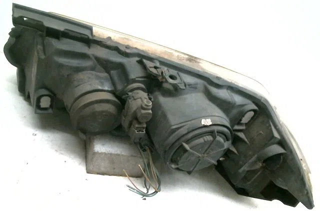 Phare droit Renault MEGANE II (BM0-1_, CM0-1_) 1.5 dci (bm1e, cm1e) (2005-2008) occasion