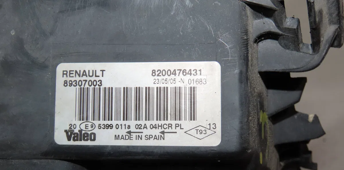 Phare droit Renault MEGANE II (BM0-1_, CM0-1_) 1.6 16v (bm0c, cm0c) (2002-2008) occasion