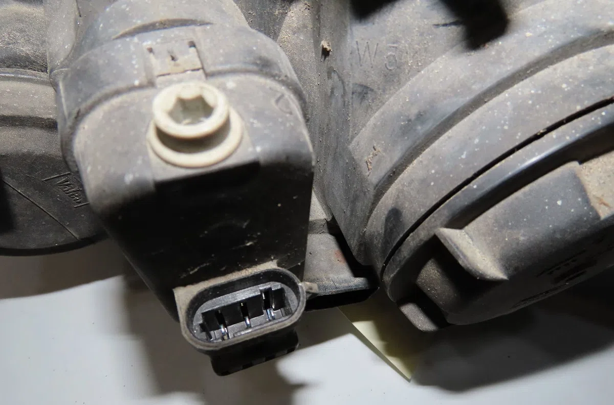 Phare droit Renault MEGANE II Break (KM0-1_) 1.9 dci (kmrg, km1g, km0g, km2c) (2003-2009) occasion