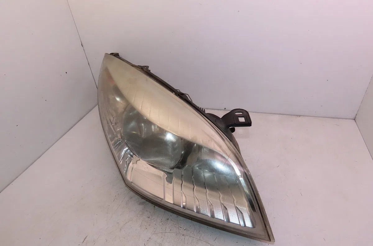 Phare droit Renault MEGANE III 3-5 portes (BZ0-1_, B3_) 1.5 dci (2009) 5 portes occasion