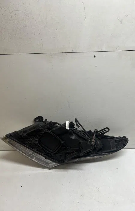 Phare droit Renault MEGANE III 3-5 portes (BZ0-1_, B3_) 1.5 dci (bz09, bz0d, bz1w, bz29, bz14) (2009) 5 portes occasion