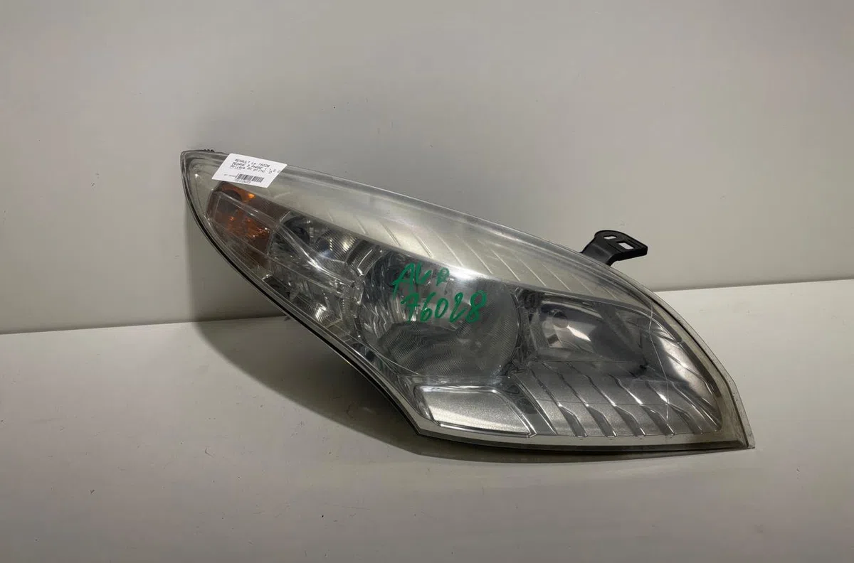 Phare droit Renault MEGANE III 3-5 portes (BZ0-1_, B3_) 1.5 dci (bz09, bz0d, bz1w, bz29, bz14) (2009) 5 portes occasion