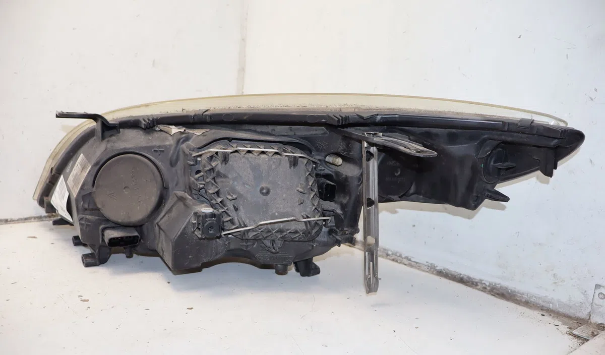 Phare droit Renault MEGANE III 3-5 portes (BZ0-1_, B3_) 1.9 dci (bz0n, bz0j) (2008) occasion