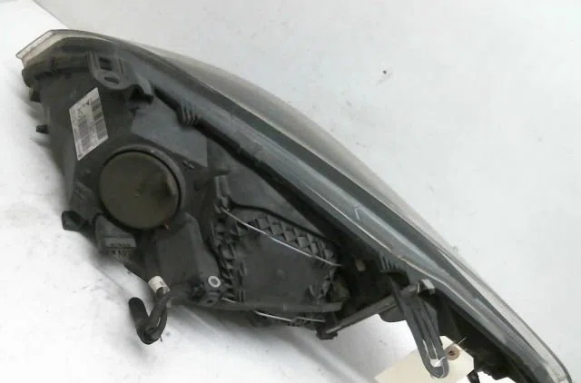 Phare droit Renault MEGANE III Coupé (DZ0-1_) 1.5 dci (dz09, dz0d, dz1f, dz1g, dz14, dz29) (2009-2015) 3 portes occasion