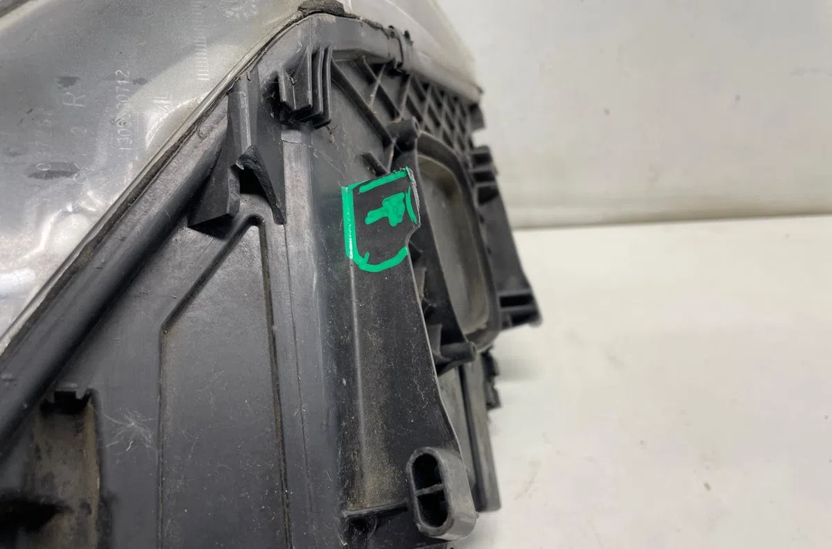 Phare droit Renault MEGANE III Grandtour (KZ0-1) 1.5 dci (kz09, kz0d, kz1g, kz29, kz14, kz1w, kz10, kz1f,... (2009) 5 po