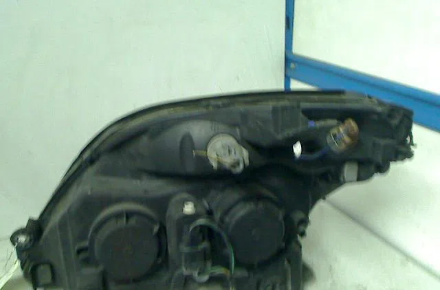 Phare droit Renault MEGANE Scenic (JA0-1_) 1.6 16v (ja0b, ja04, ja11, ja00) (1998-1999) occasion