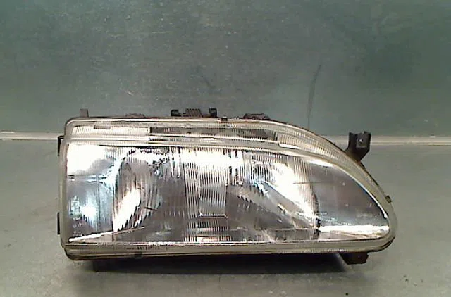 Phare droit RENAULT R19 1992 occasion