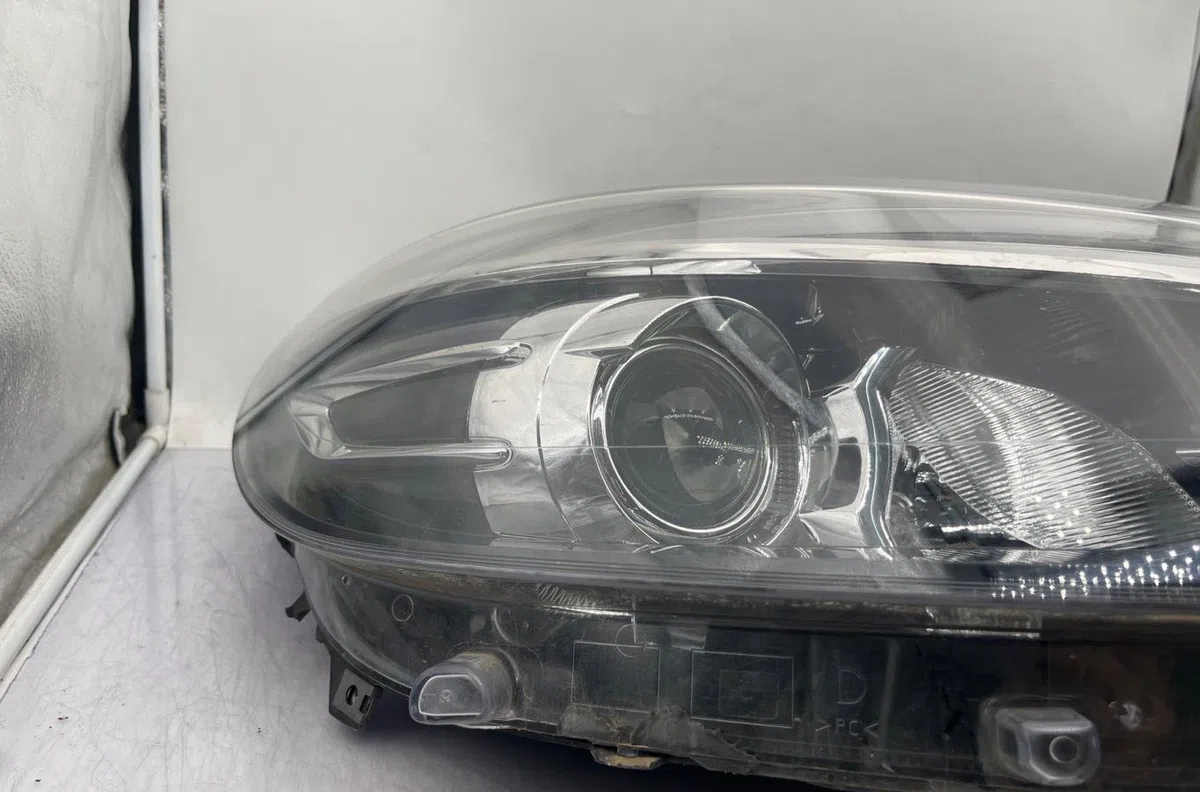 Phare droit RENAULT SCENIC 3 PHASE 3 occasion