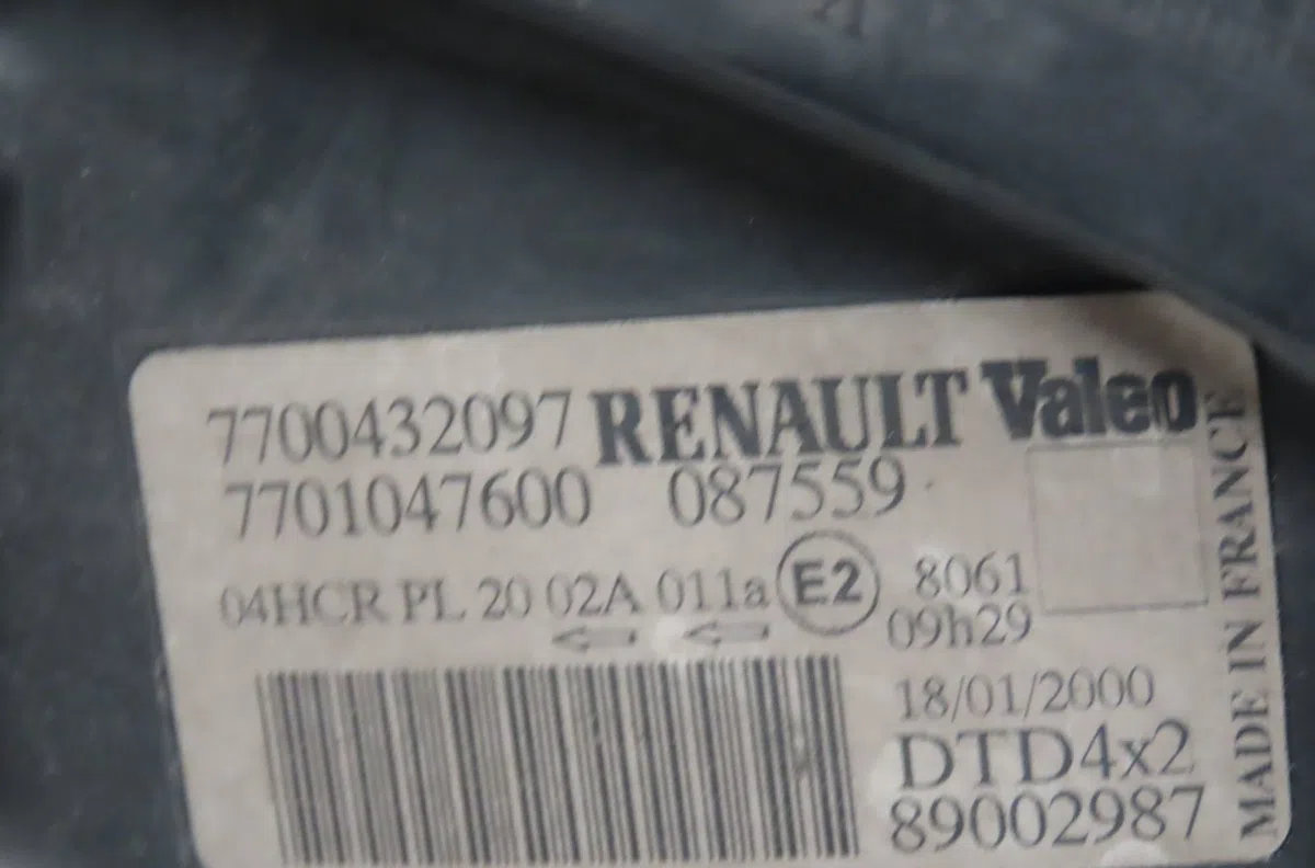 Phare droit Renault SCÉNIC I Monospace (JA0-1_, FA0_) 1.4 16v (ja0d, ja1h, ja0w, ja10) (1999-2003) occasion