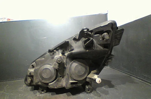 Phare droit Renault SCÉNIC II (JM0-1_) 1.9 dci (jm0g, jm12, jm1g, jm2c) (2003-2006) occasion