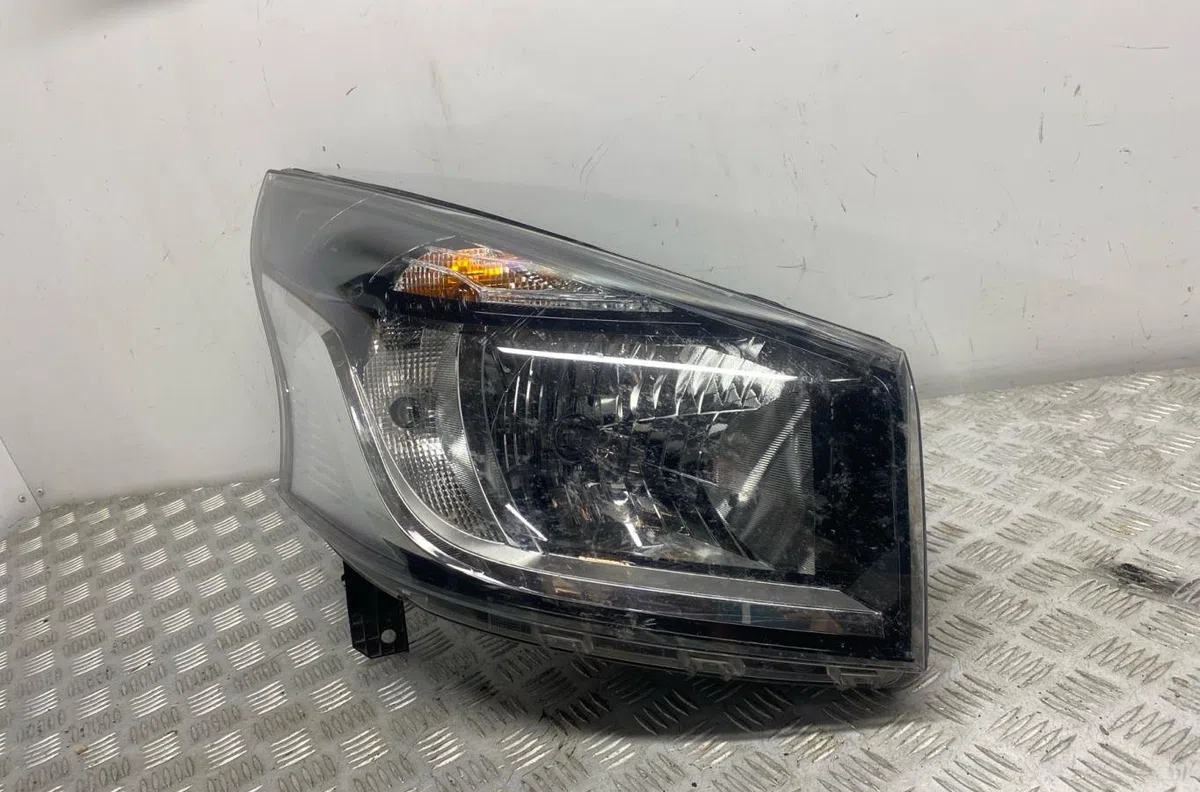 Phare droit RENAULT TRAFIC 3 COURT PHASE 1 occasion