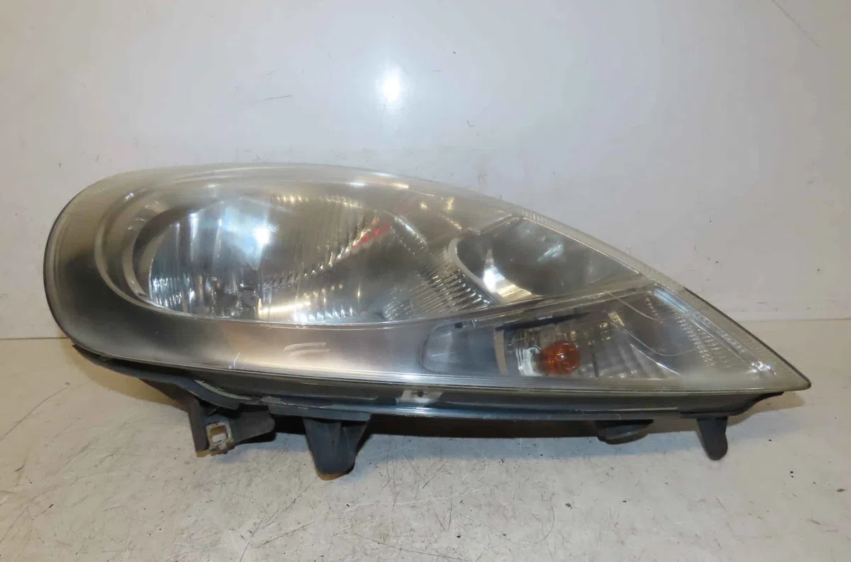 Phare droit RENAULT TRAFIC II occasion