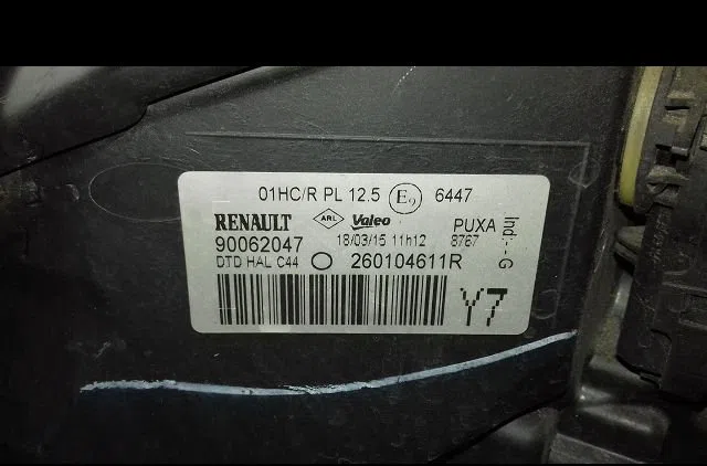 Phare droit Renault TWINGO II (CN0_) 1.2 16v (cn04, cn0a, cn0b) (2007-2014) 3 portes occasion