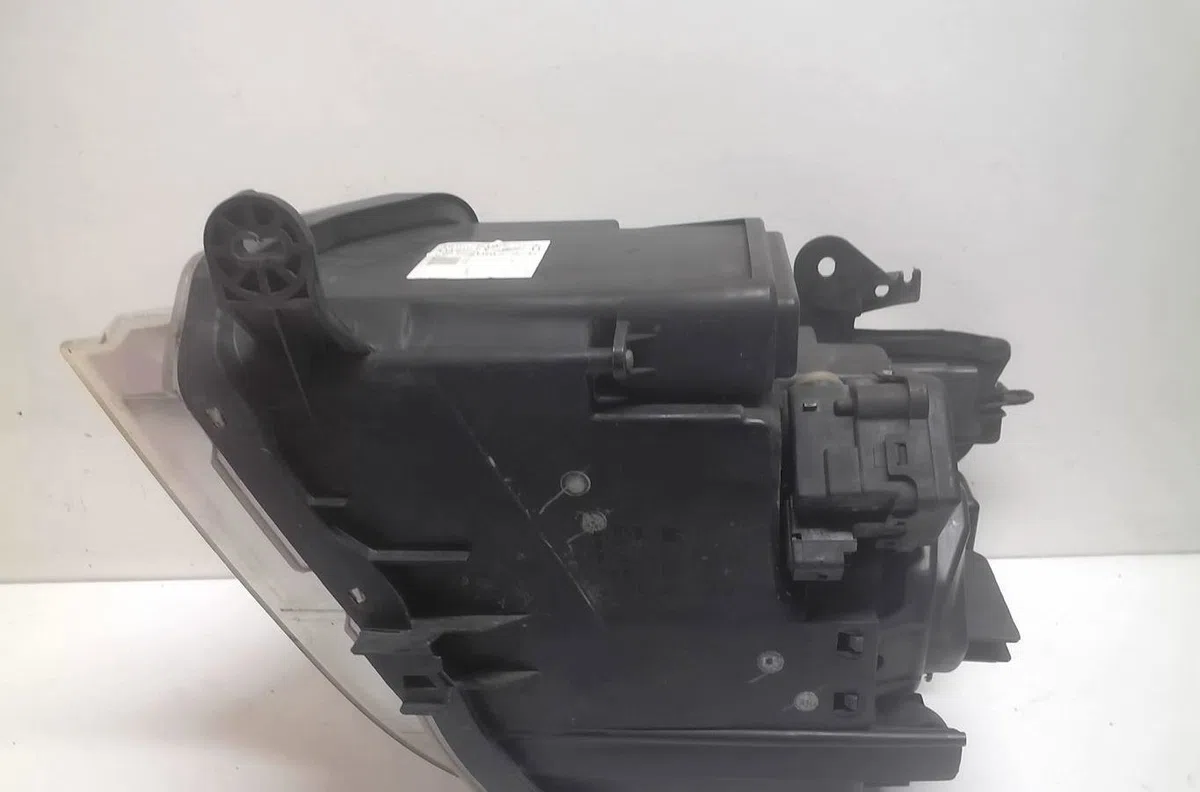 Phare droit Renault VEL SATIS (BJ0_) 2.2 dci (bj0e, bj0f) (2002-2009) 5 portes occasion