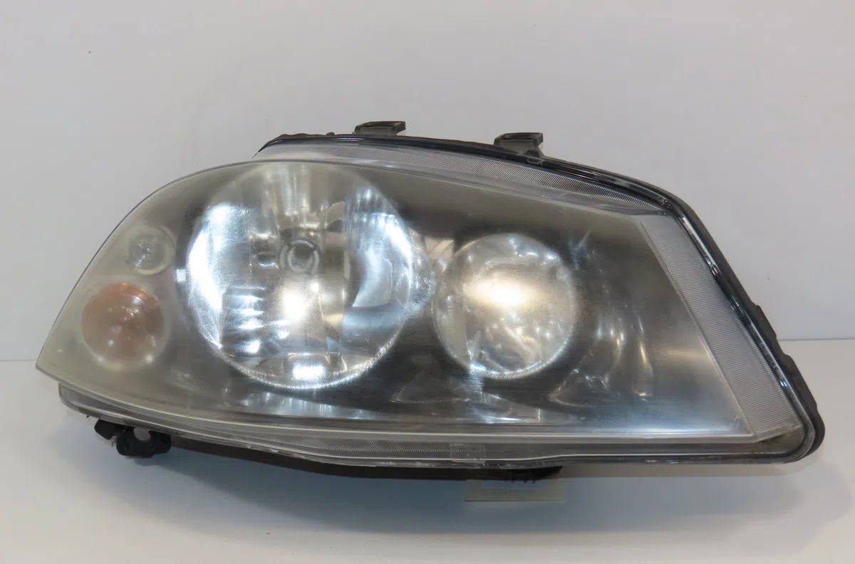 Phare droit Seat CORDOBA (6L2) 1.4 16v (2002-2007) occasion