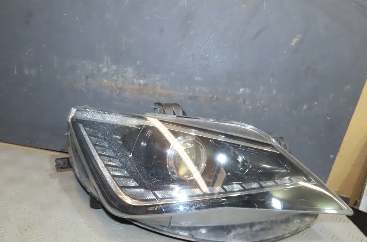 Phare droit Seat IBIZA IV (6J5, 6P1) 1.2 tsi (2010-2012) occasion
