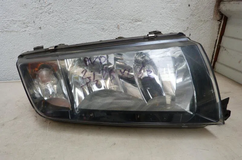 Phare droit SKODA FABIA 1 PHASE 1 occasion
